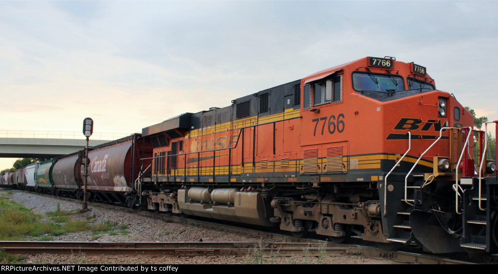 BNSF 7766